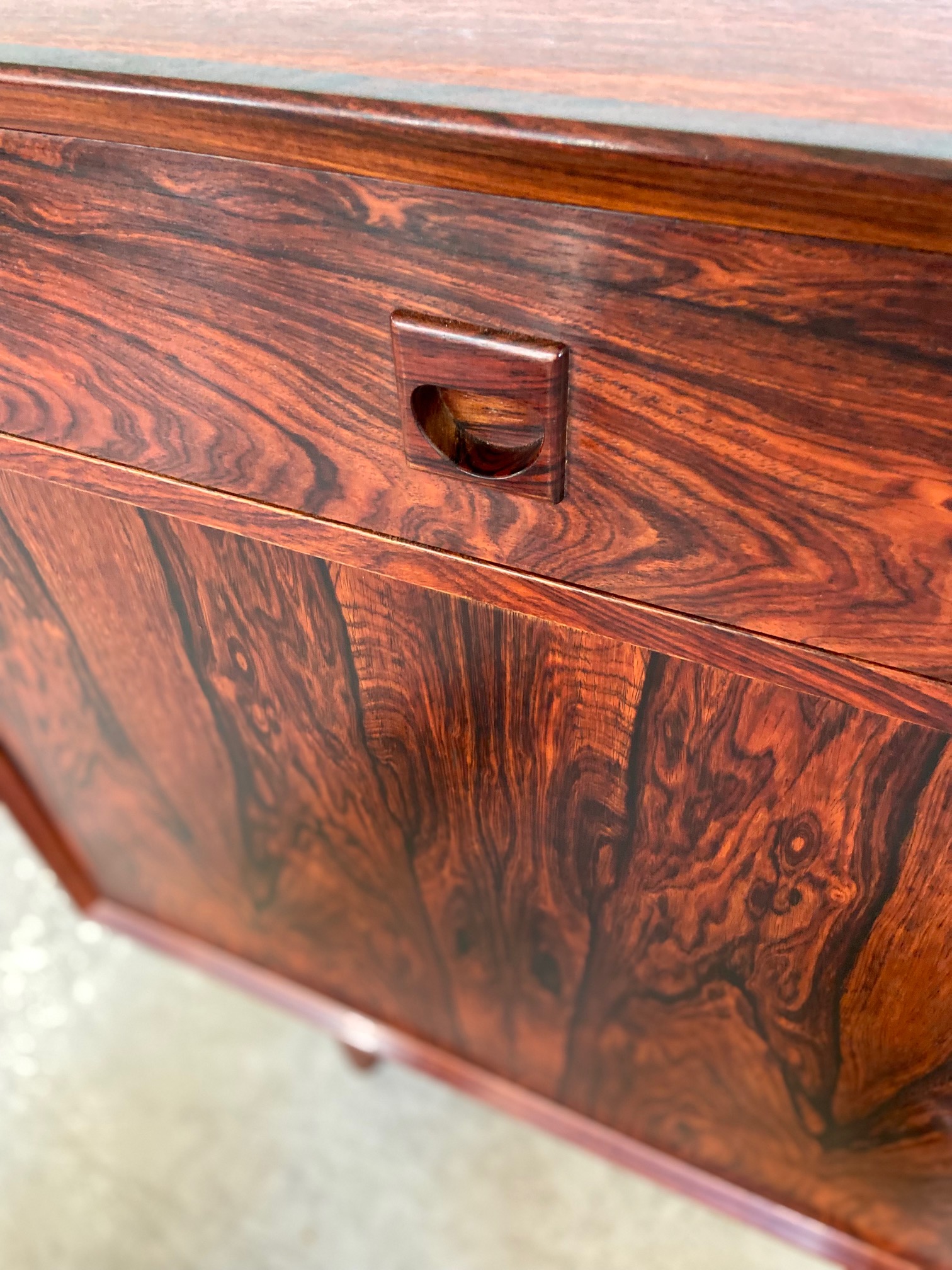 VINTAGE RETRO DANISH MID CENTURY ROSEWOOD SIDEBOARD BY BROUERS 1960,s