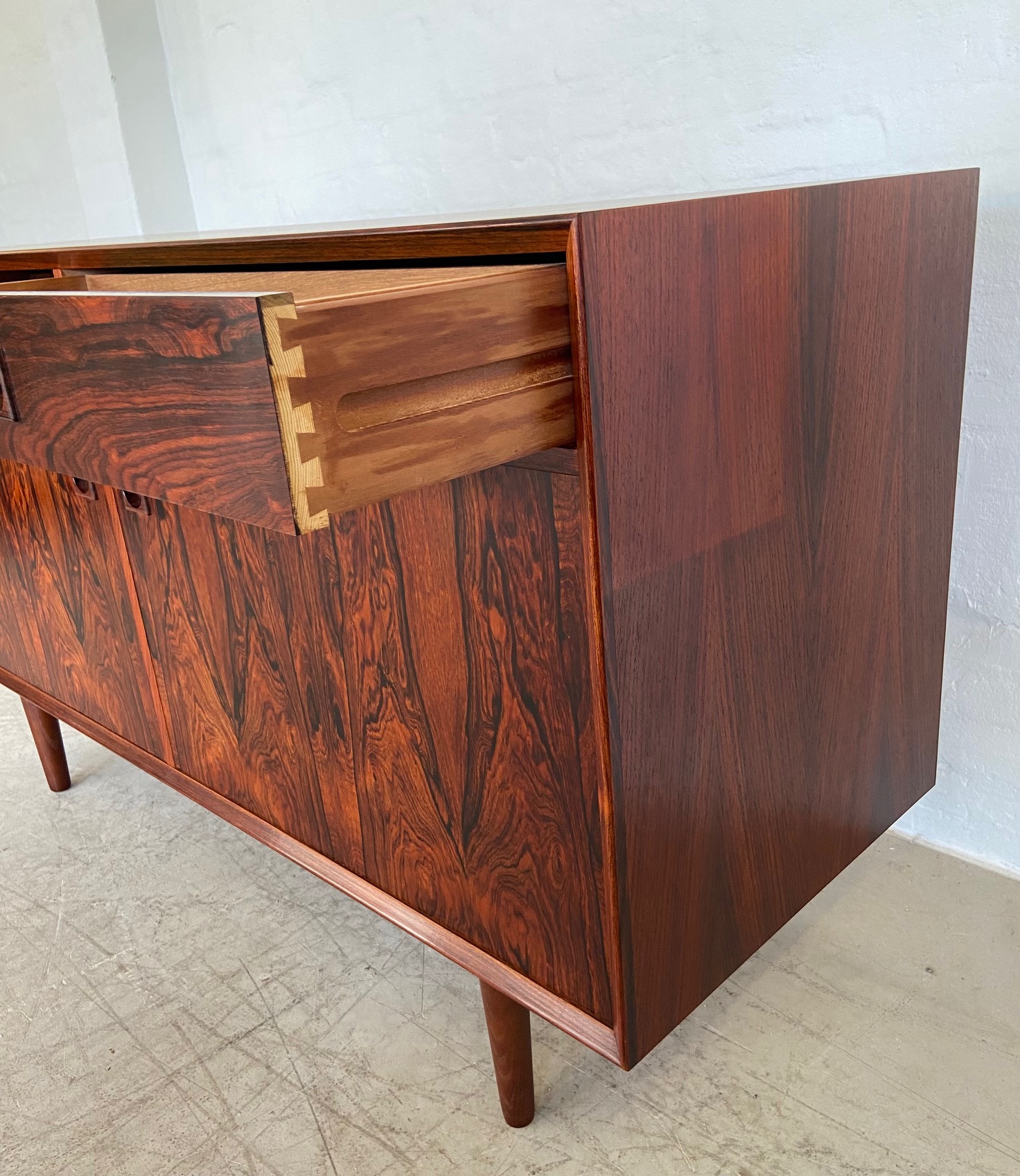 VINTAGE RETRO DANISH MID CENTURY ROSEWOOD SIDEBOARD BY BROUERS 1960,s