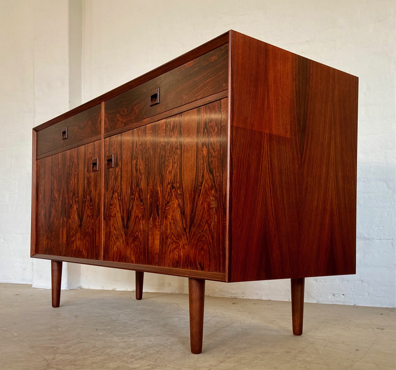 VINTAGE RETRO DANISH MID CENTURY ROSEWOOD SIDEBOARD BY BROUERS 1960,s