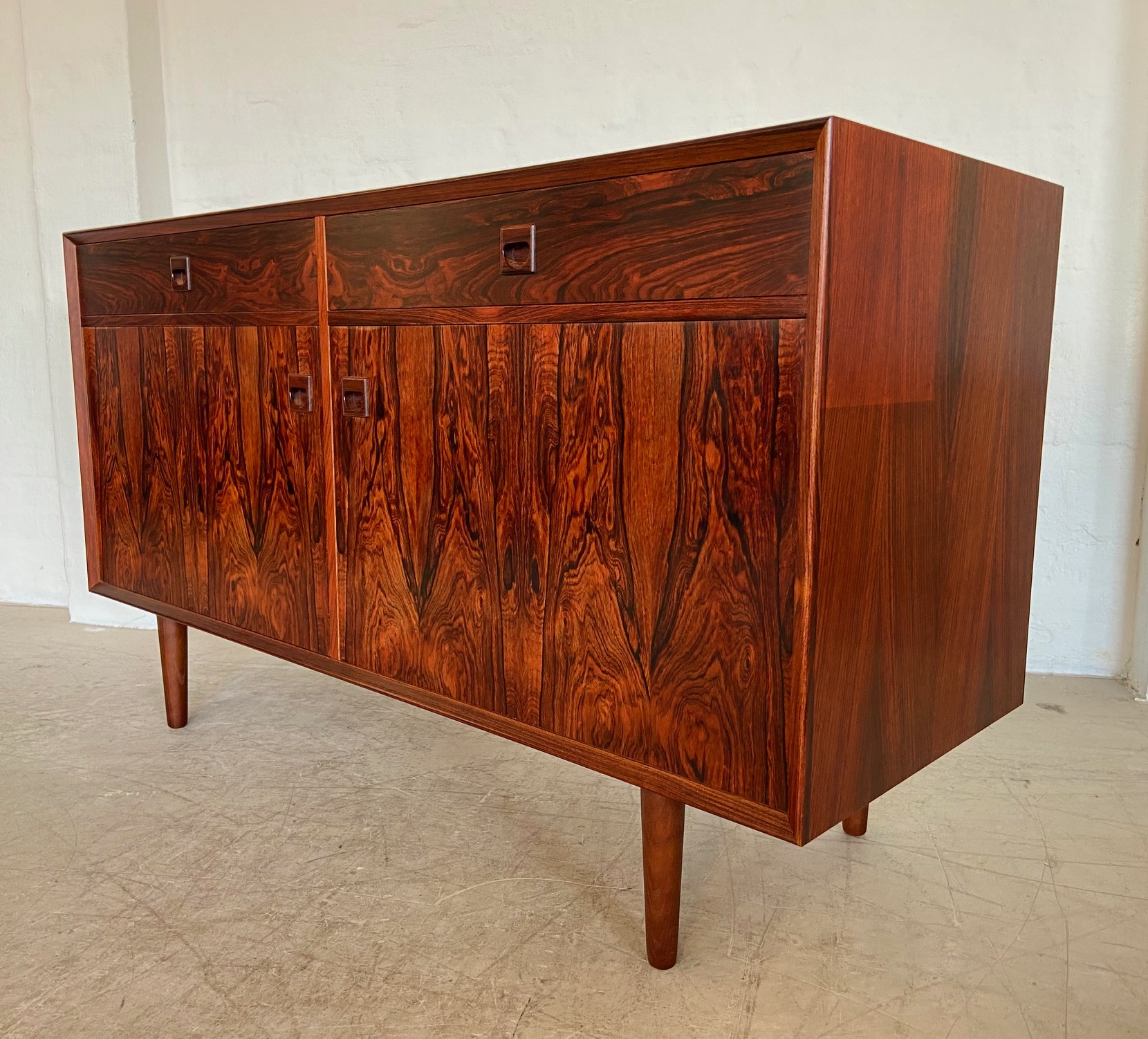 VINTAGE RETRO DANISH MID CENTURY ROSEWOOD SIDEBOARD BY BROUERS 1960,s