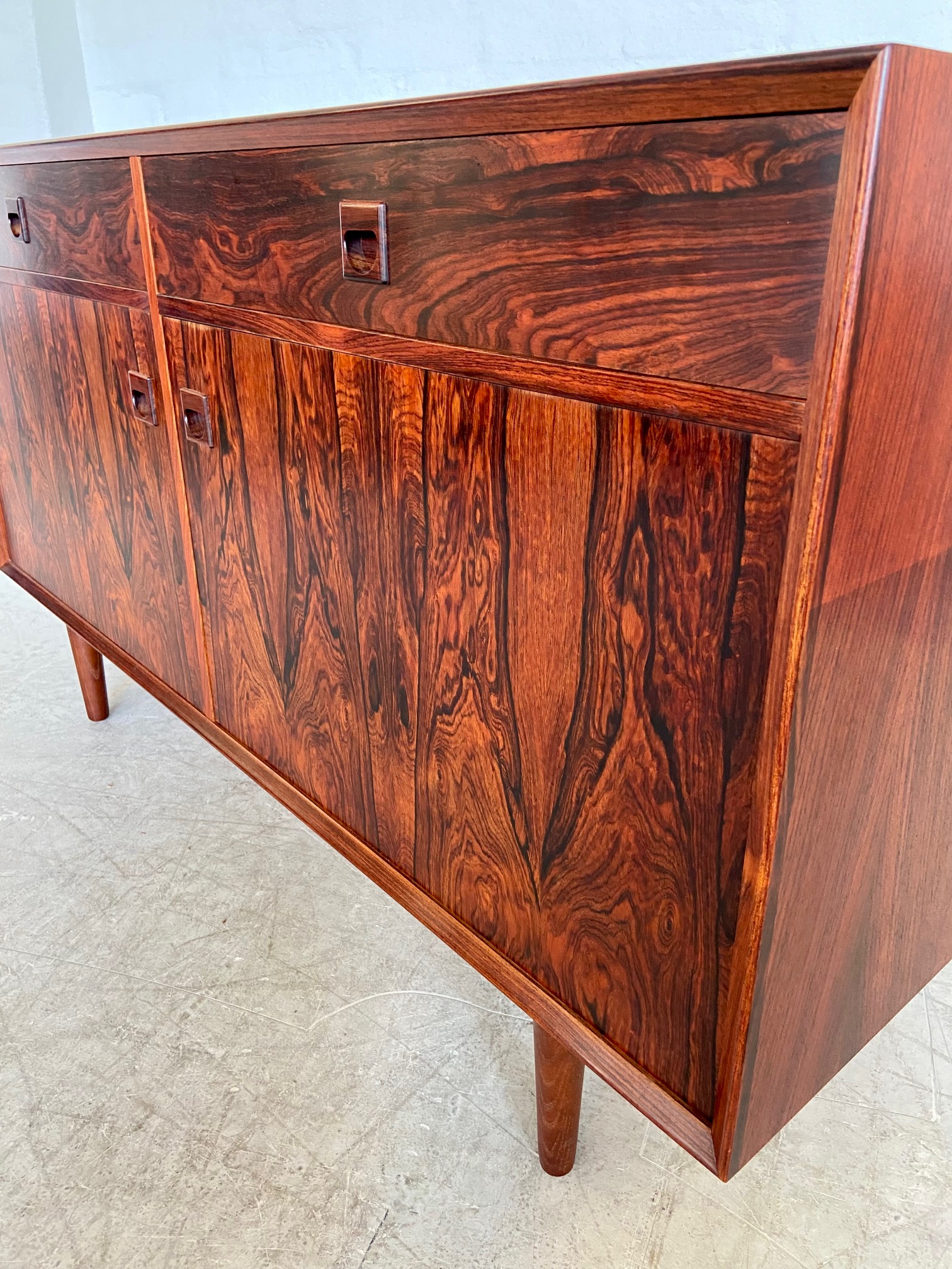 VINTAGE RETRO DANISH MID CENTURY ROSEWOOD SIDEBOARD BY BROUERS 1960,s