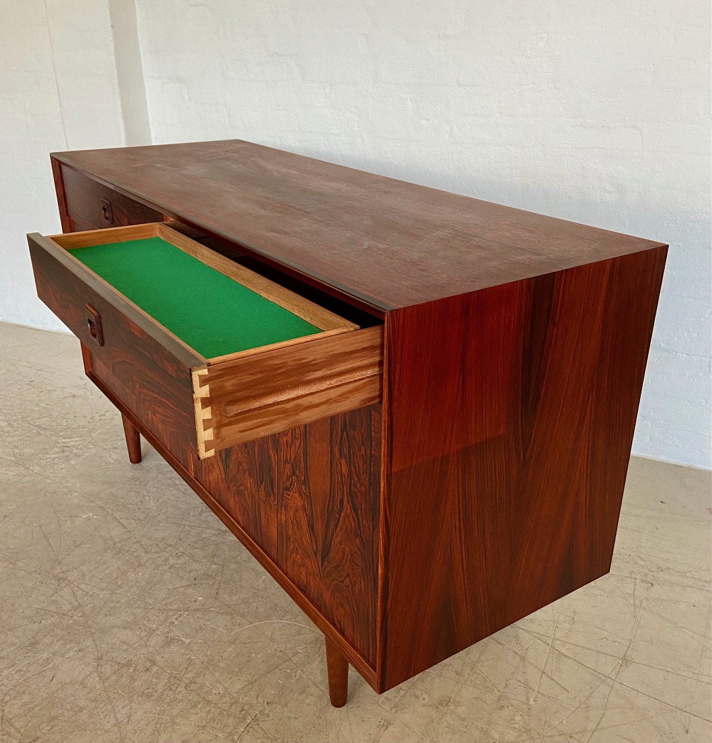 VINTAGE RETRO DANISH MID CENTURY ROSEWOOD SIDEBOARD BY BROUERS 1960,s