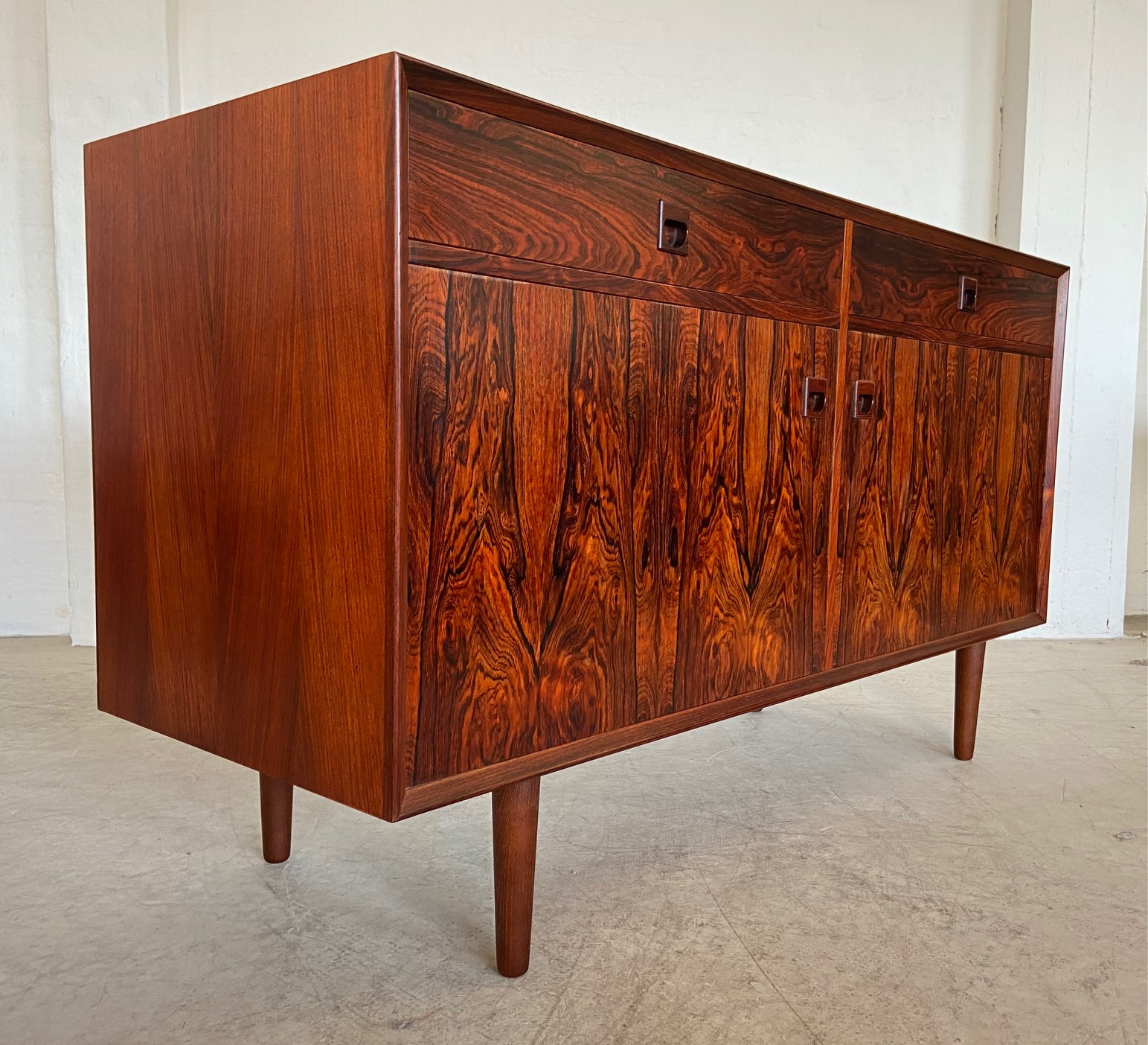 VINTAGE RETRO DANISH MID CENTURY ROSEWOOD SIDEBOARD BY BROUERS 1960,s