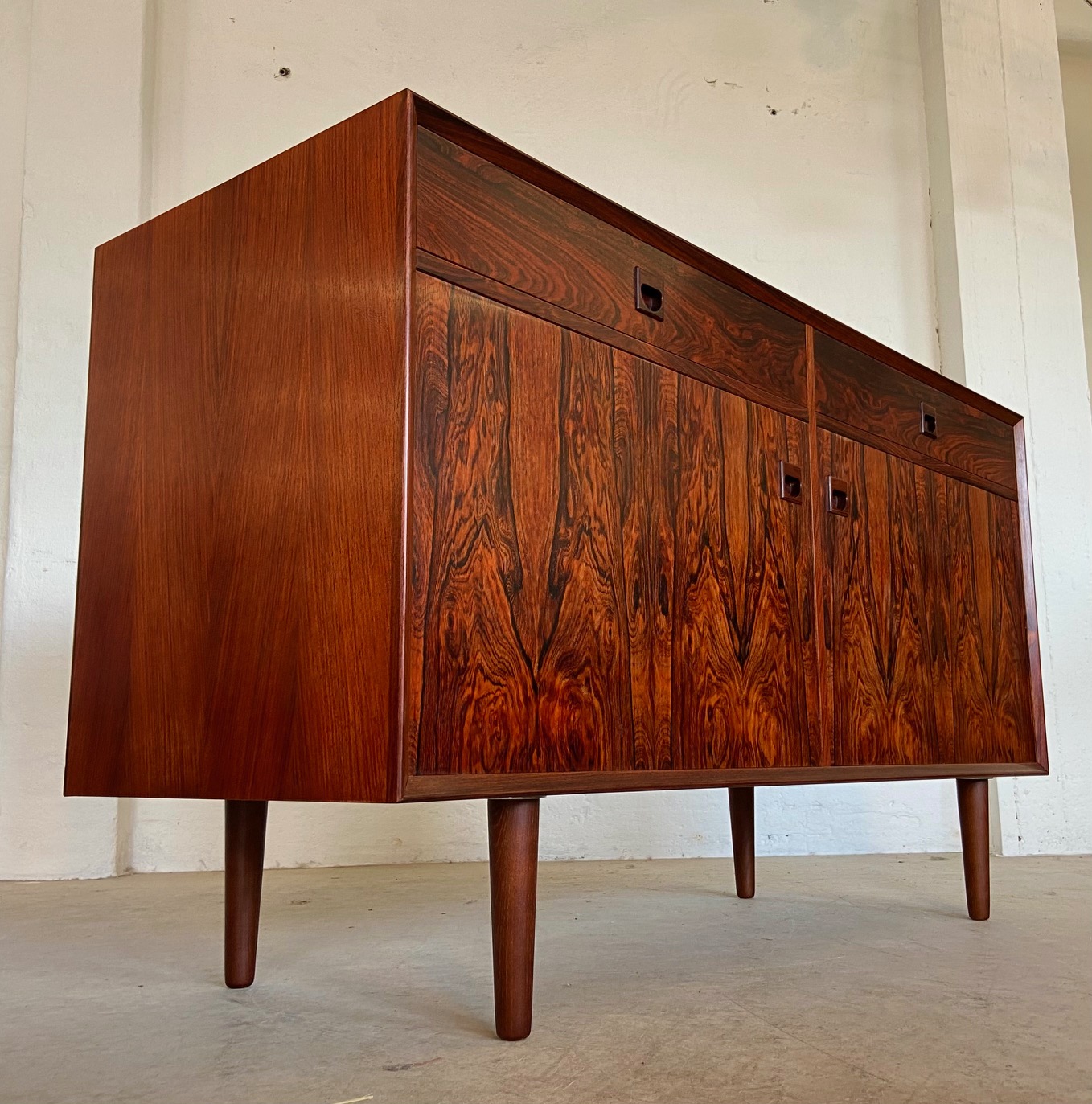 VINTAGE RETRO DANISH MID CENTURY ROSEWOOD SIDEBOARD BY BROUERS 1960,s