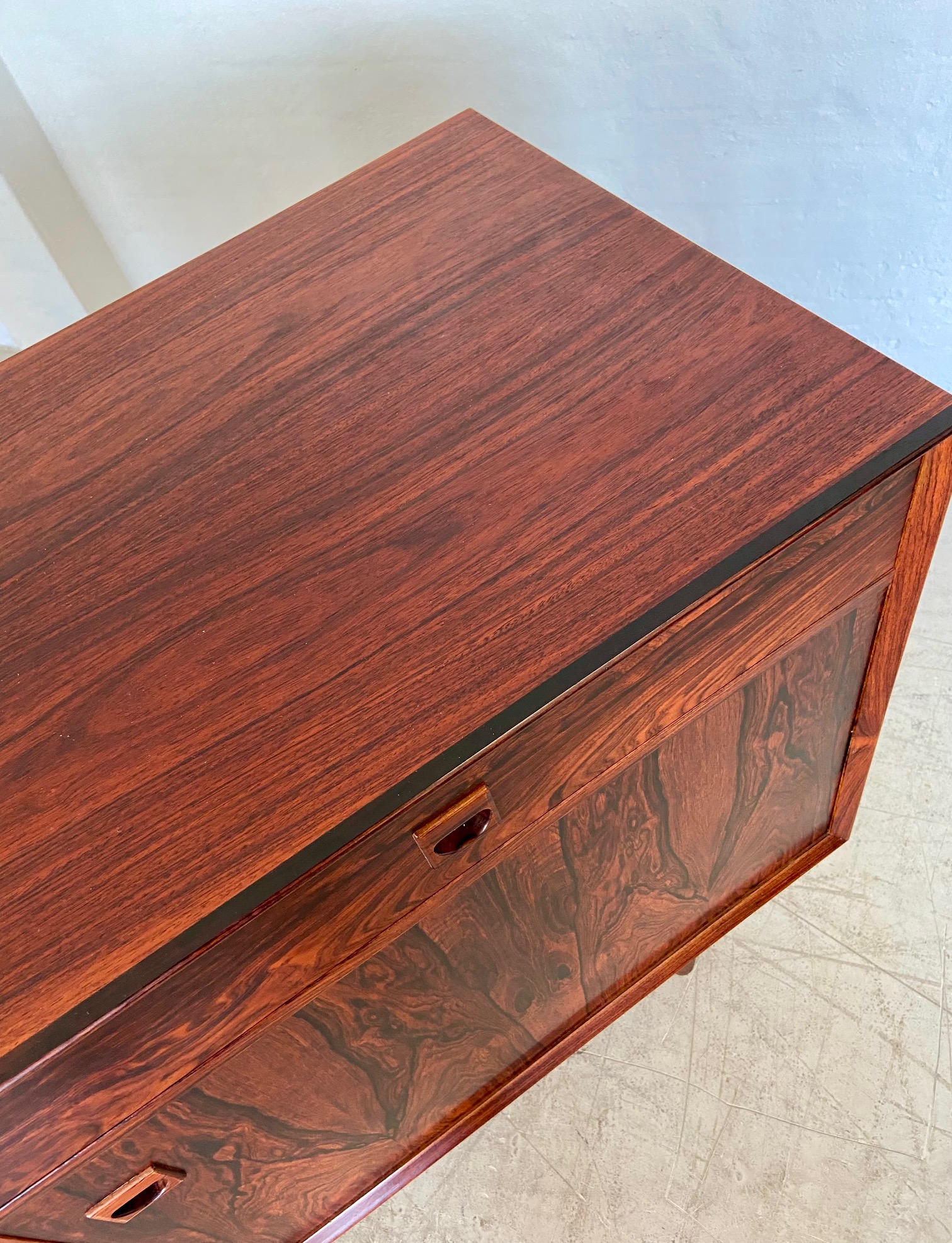 VINTAGE RETRO DANISH MID CENTURY ROSEWOOD SIDEBOARD BY BROUERS 1960,s