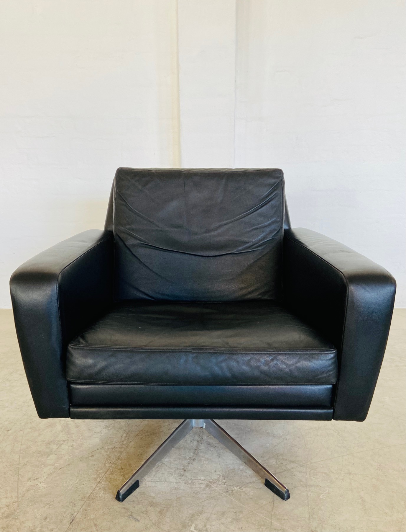 VINTAGE DANISH MID CENTURY BLACK LEATHER SWIVEL CHAIR by GEORG THAMS