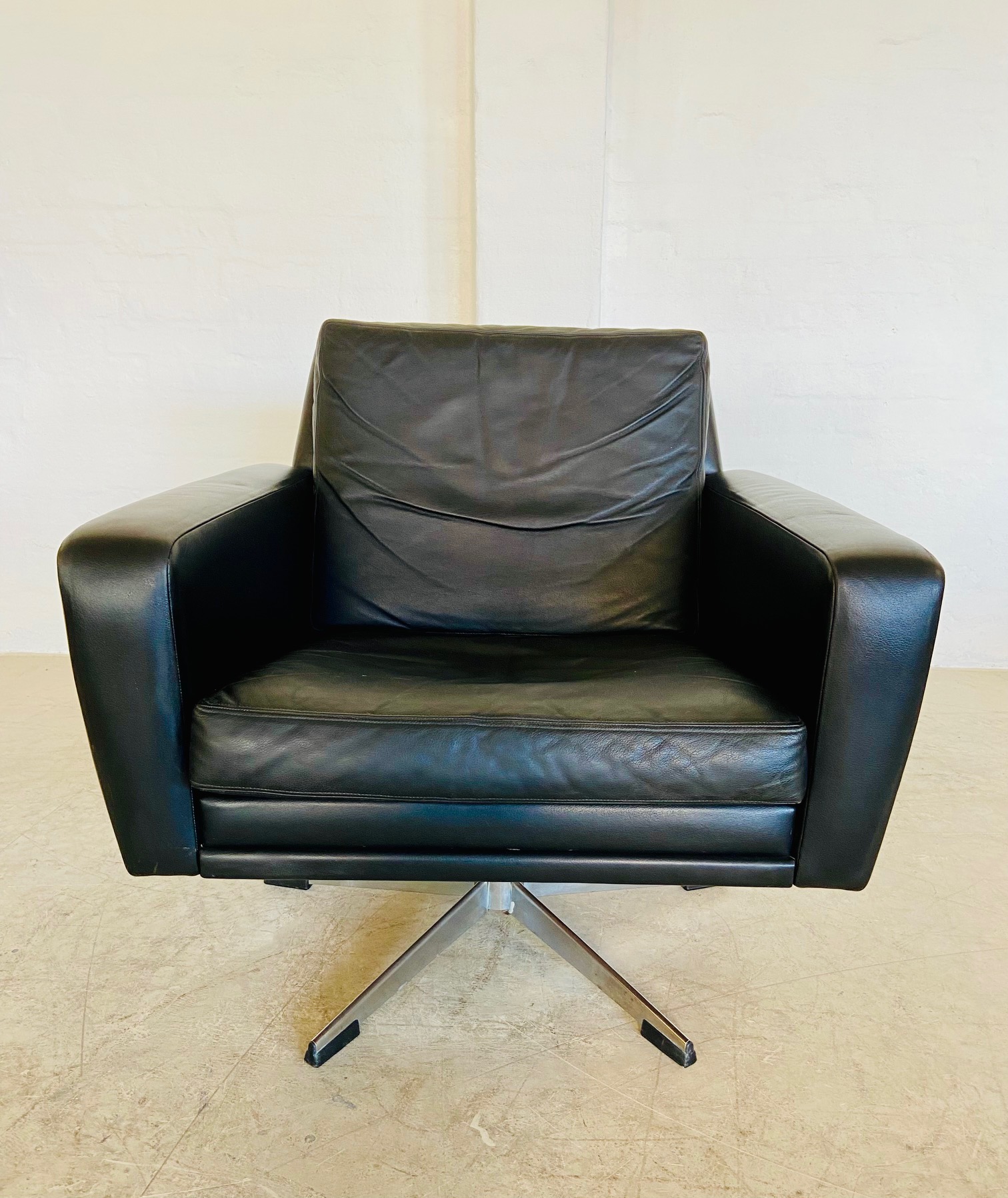 VINTAGE DANISH MID CENTURY BLACK LEATHER SWIVEL CHAIR by GEORG THAMS