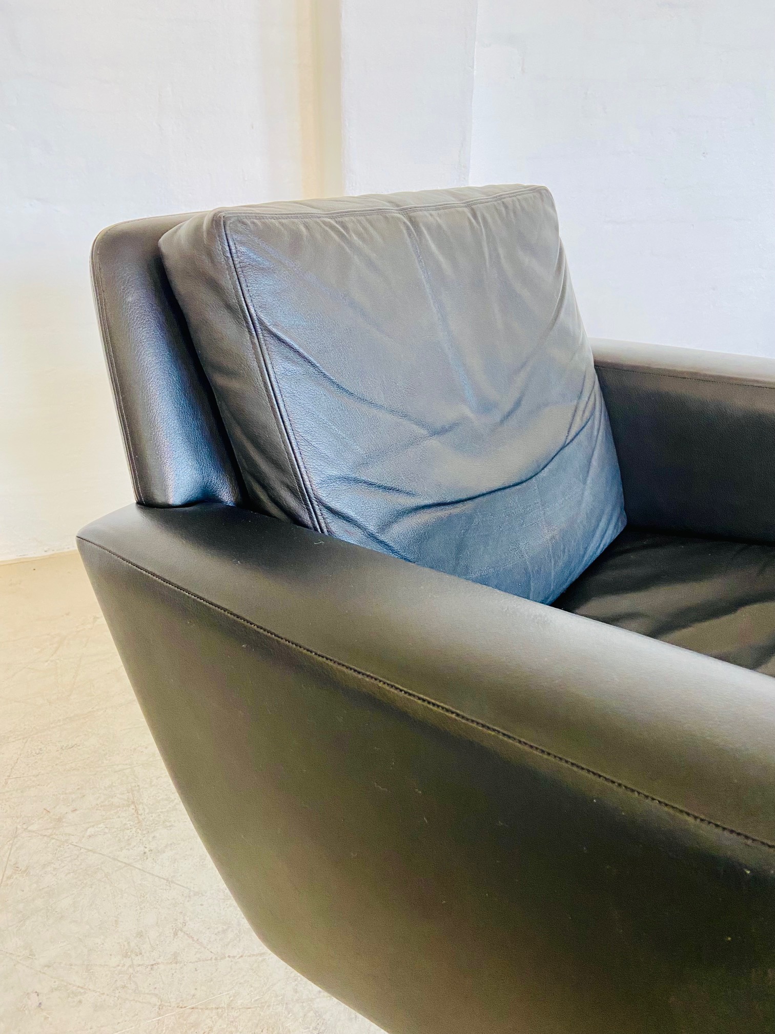 VINTAGE DANISH MID CENTURY BLACK LEATHER SWIVEL CHAIR by GEORG THAMS