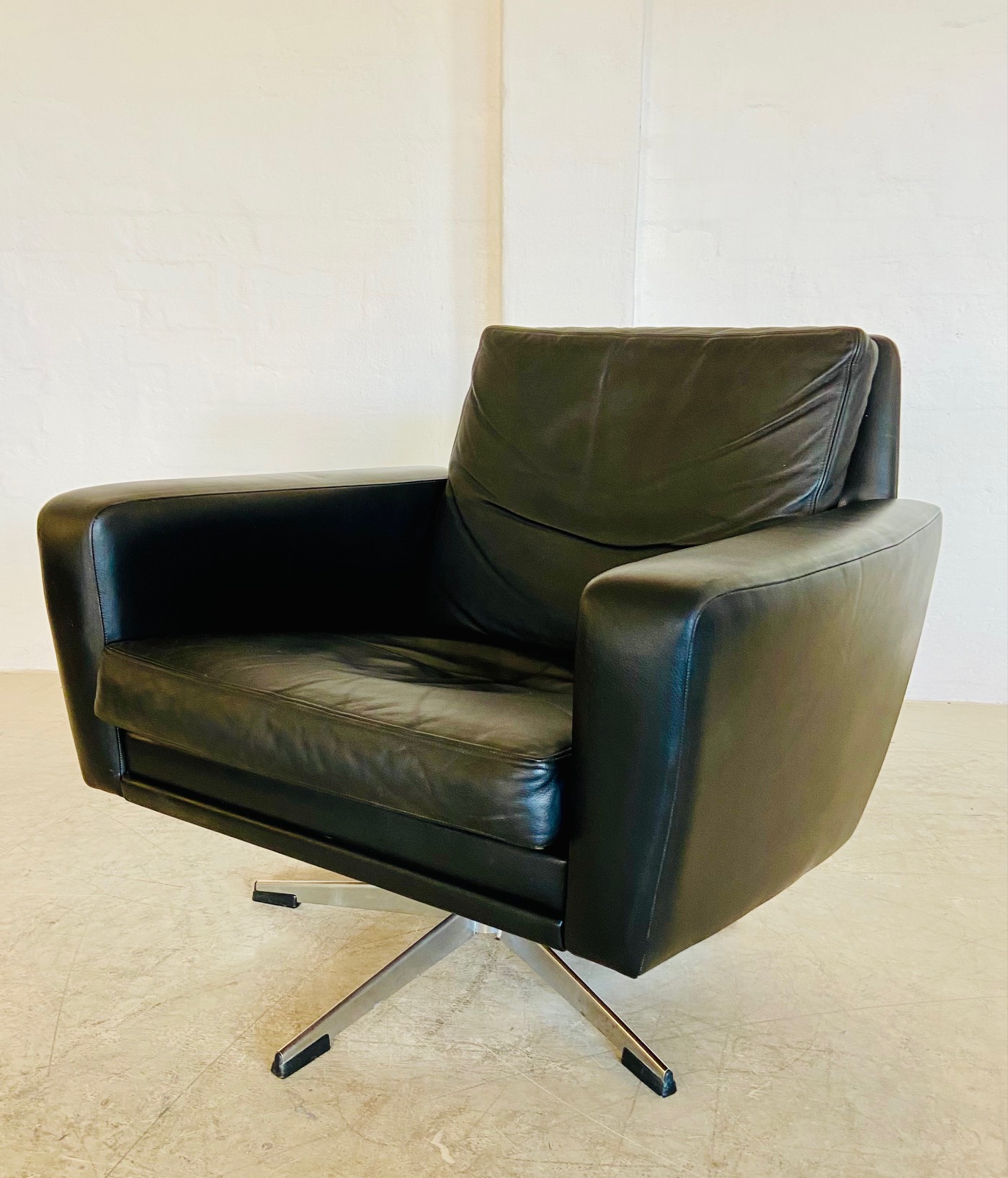 VINTAGE DANISH MID CENTURY BLACK LEATHER SWIVEL CHAIR by GEORG THAMS