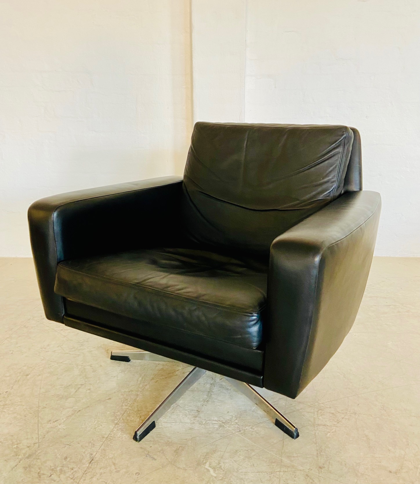 VINTAGE DANISH MID CENTURY BLACK LEATHER SWIVEL CHAIR by GEORG THAMS