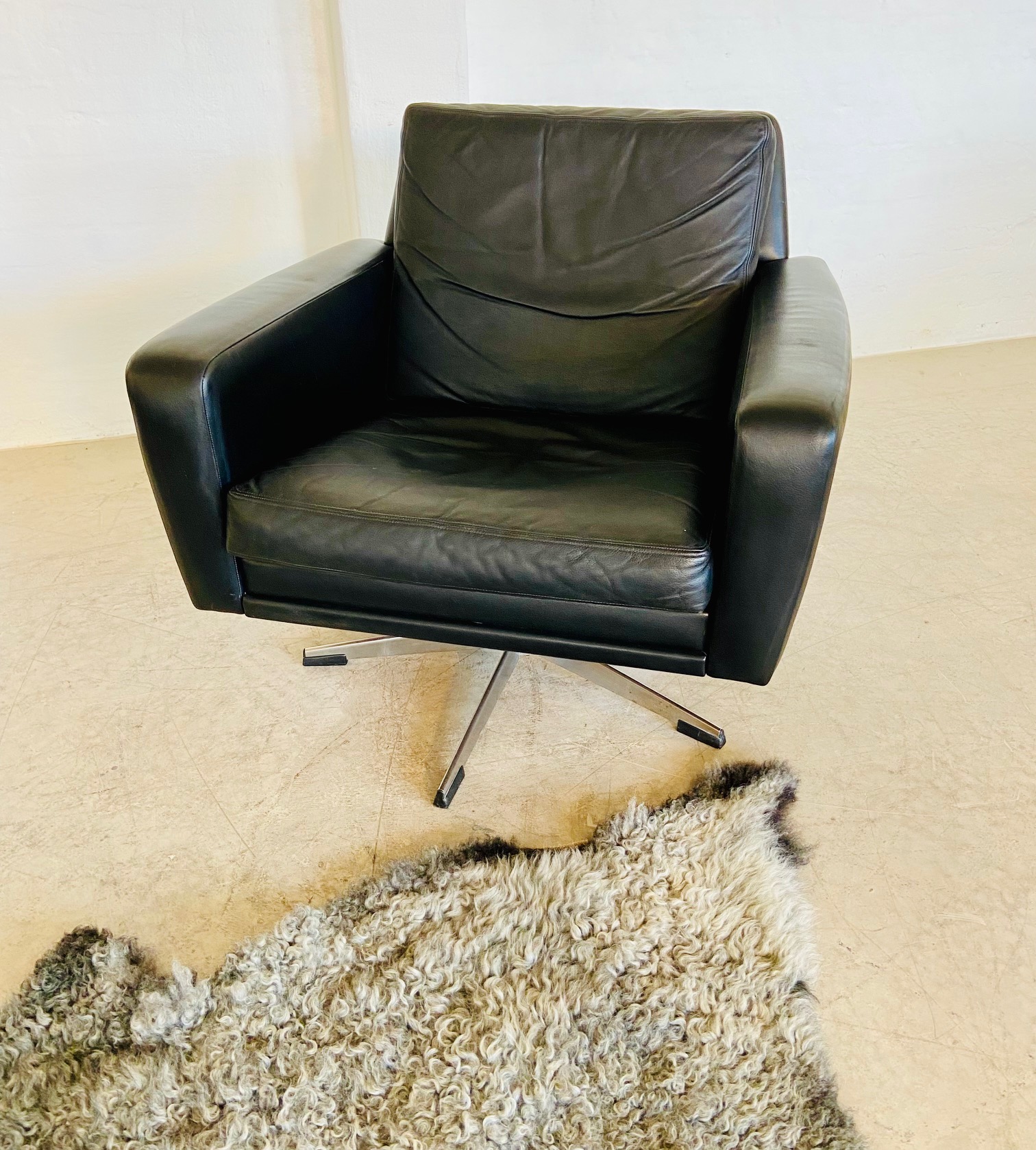 VINTAGE DANISH MID CENTURY BLACK LEATHER SWIVEL CHAIR by GEORG THAMS