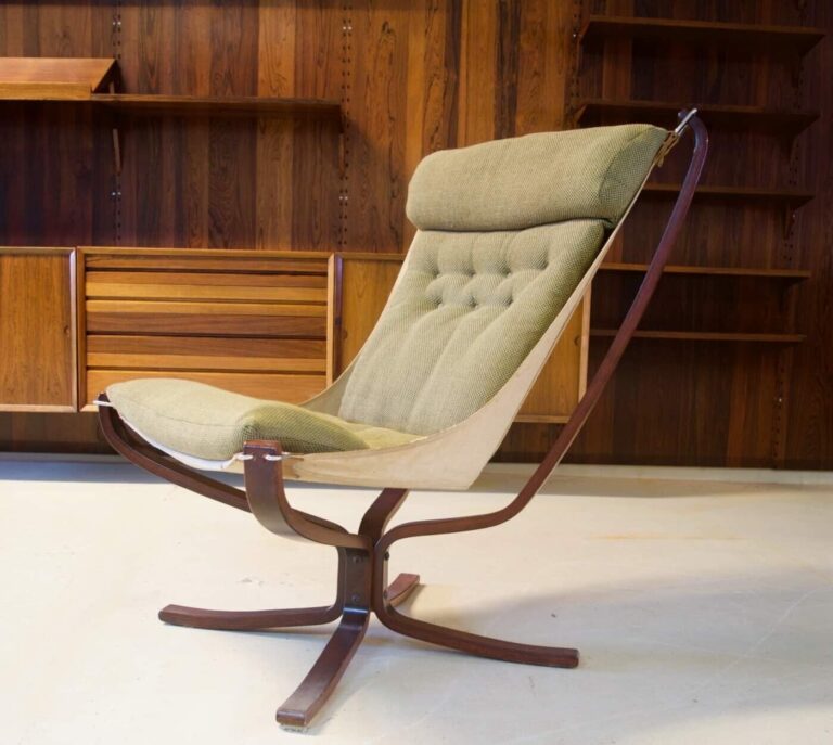 Vintage Retro Sigurd Resell Highback Falcon Chair 1970's