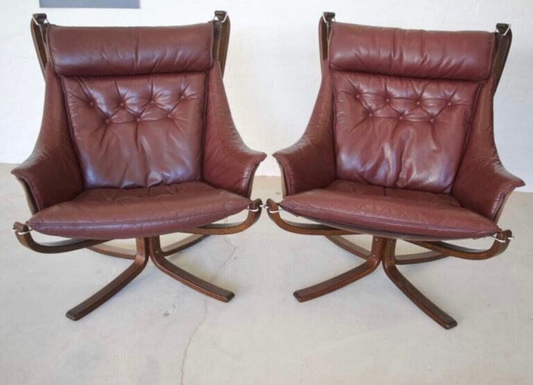 Vintage Retro Sigurd Resell Leather Highback Winged Falcon Chairs