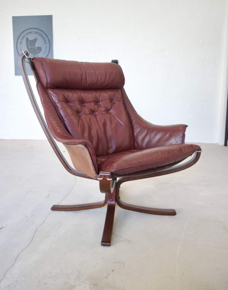 image Vintage Retro Sigurd Resell Leather Highback Winged Falcon Chair