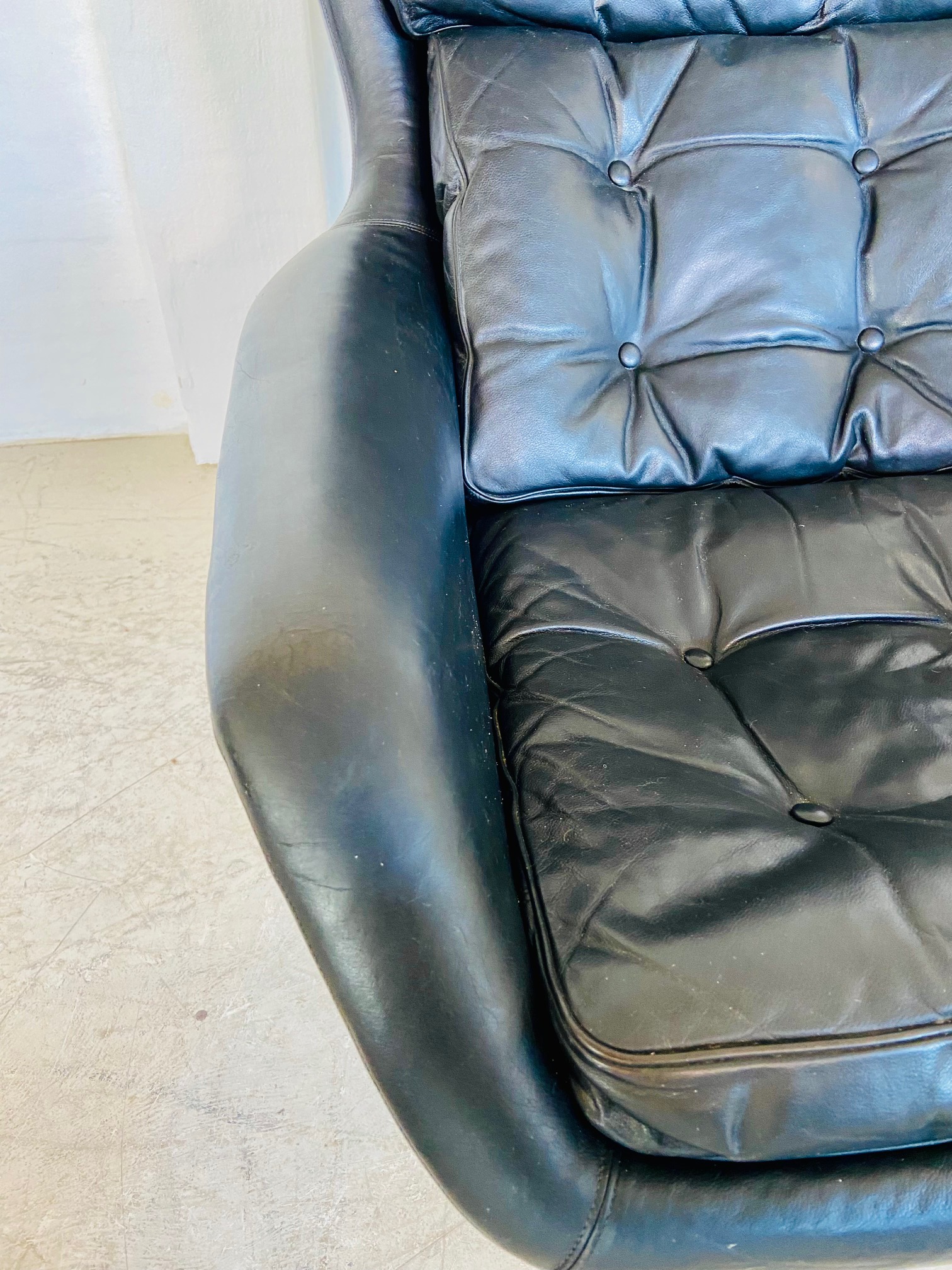 BRAMIN VINTAGE DANISH MID CENTURY BLACK LEATHER SWIVEL CHAIR