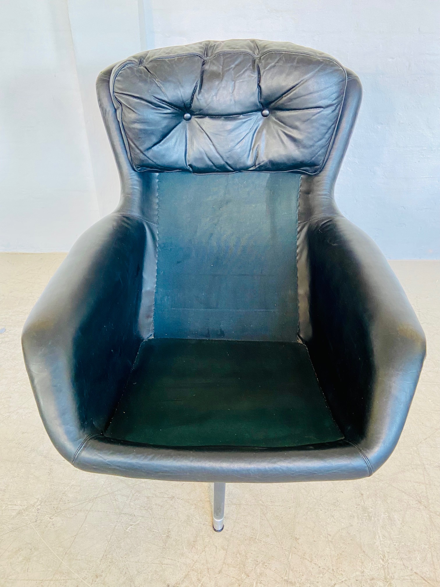 BRAMIN VINTAGE DANISH MID CENTURY BLACK LEATHER SWIVEL CHAIR